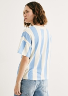 Camiseta Feminina Listrada Em Malha de Algodão
