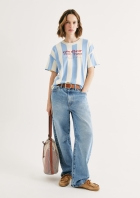 Camiseta Feminina Listrada Em Malha de Algodão